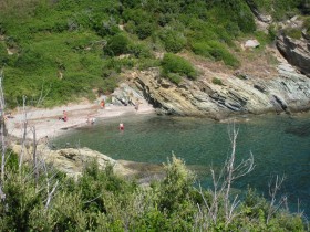 Ruine de tour g�noise en Corse
